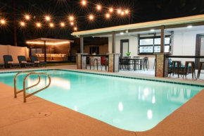 Sundown@OldTown~Pool~Cabana~Bar
